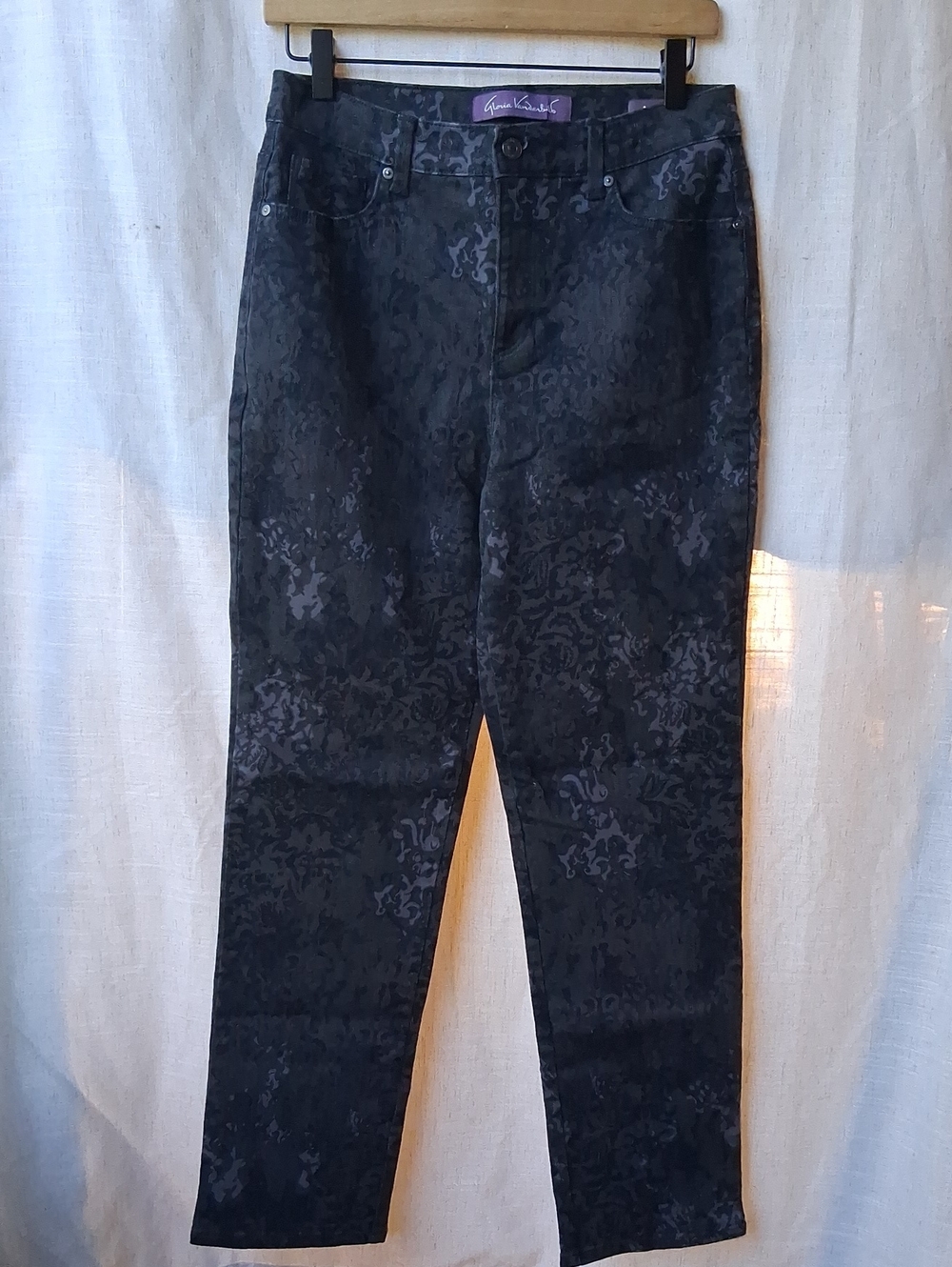 Gloria Vanderbilt Classic Jeans Black Floral Size 8